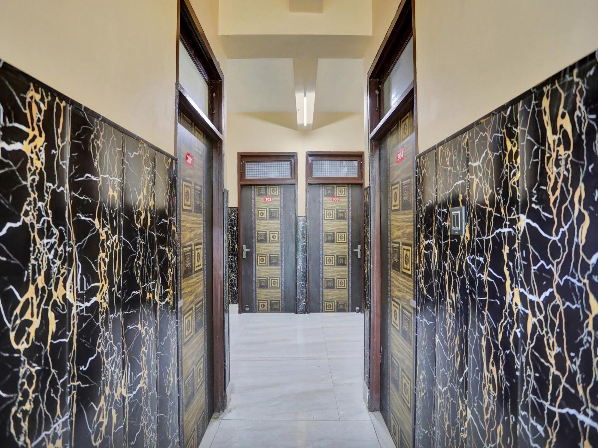 Chaya Hotel And Banquet Hall Kanpur Esterno foto