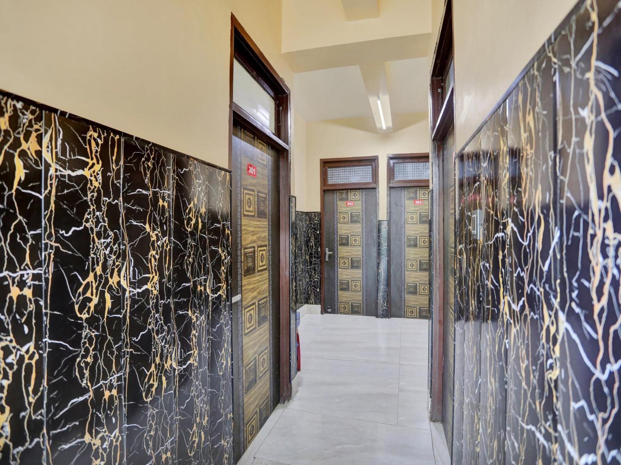 Chaya Hotel And Banquet Hall Kanpur Esterno foto
